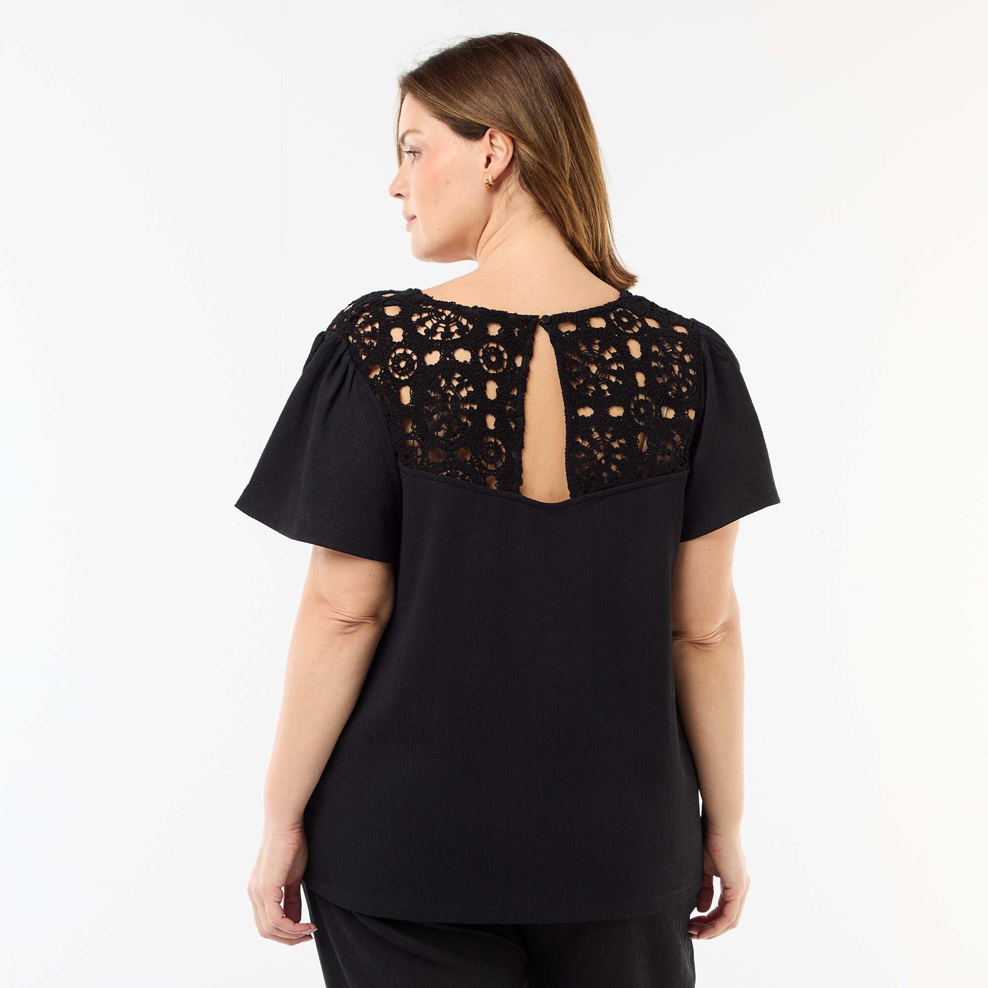 Crepe Knit Tee with Macrame Details BLACK