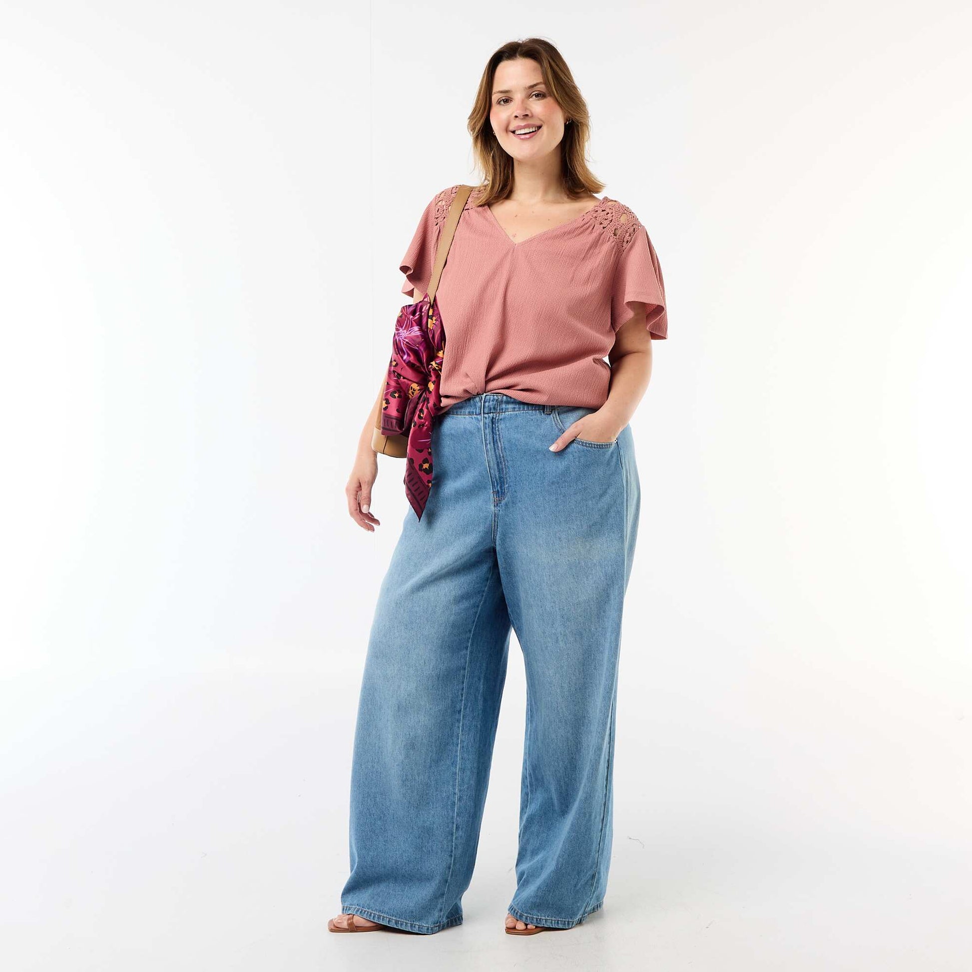 Crepe Knit Tee with Macrame Details PINK
