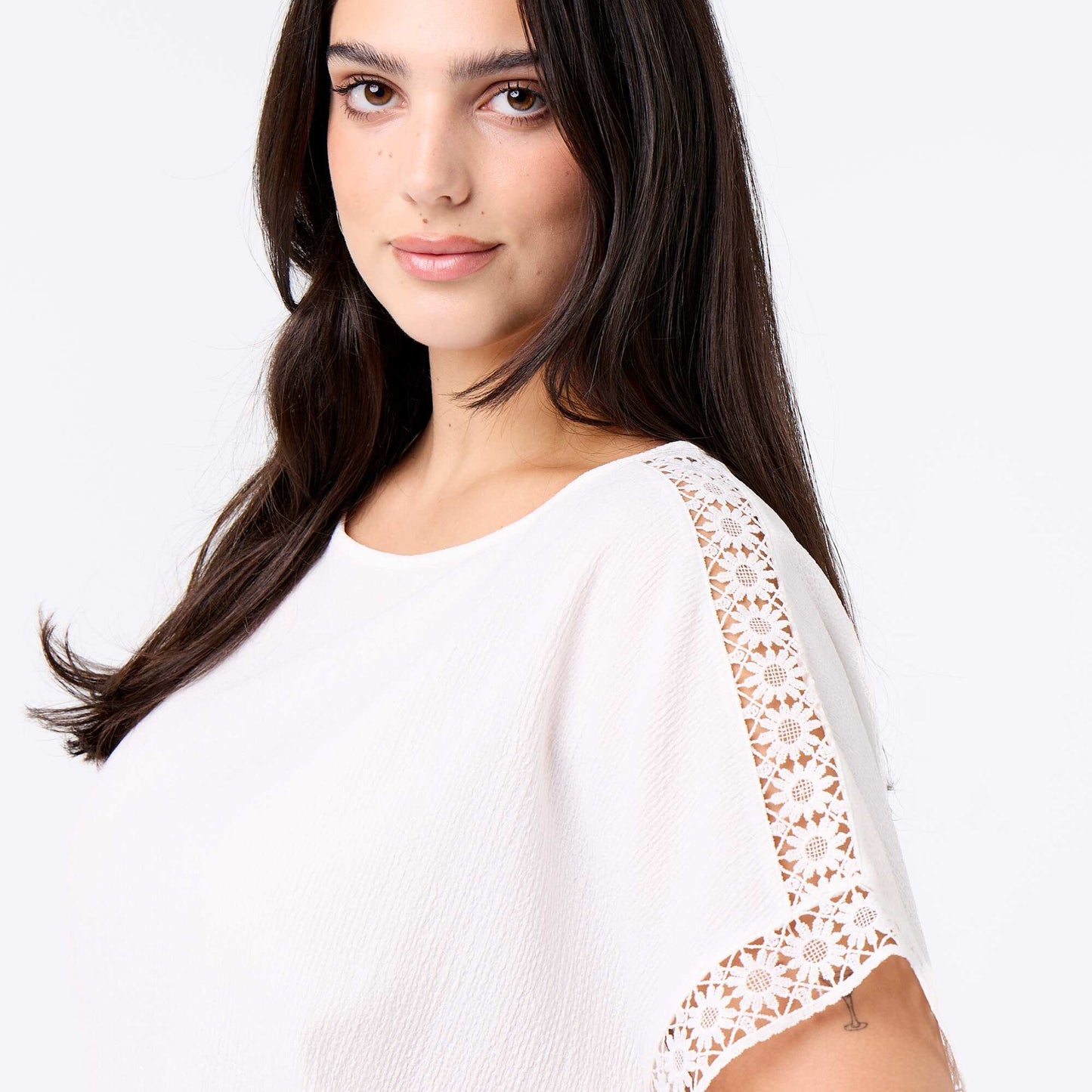 Solid T-shirt with Embroidered & Macramé Sleeves WHITE
