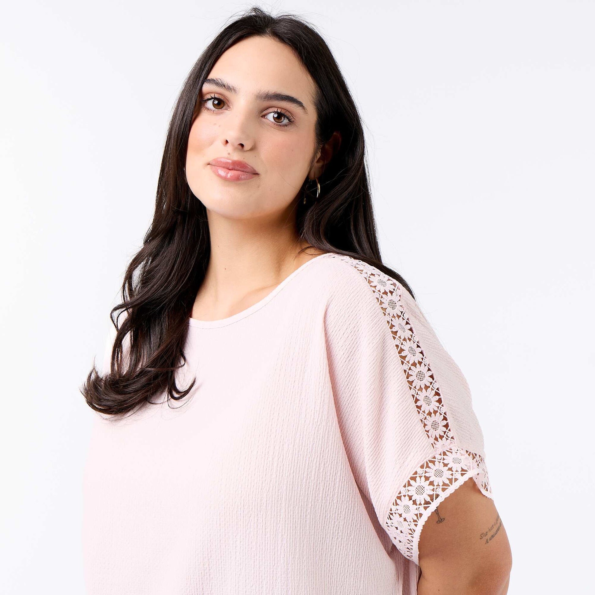 Solid T-shirt with Embroidered & Macramé Sleeves PINK