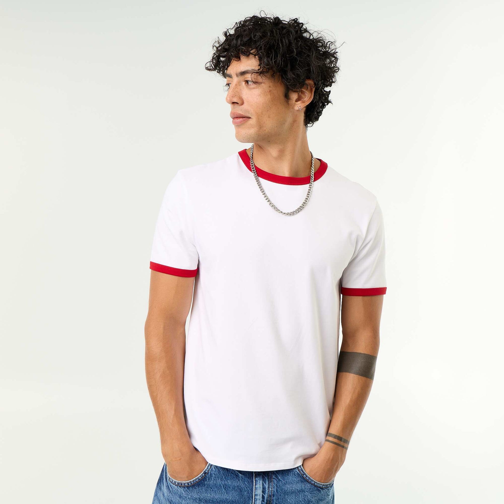 Short-Sleeved T-shirt with Contrasting Trim RED