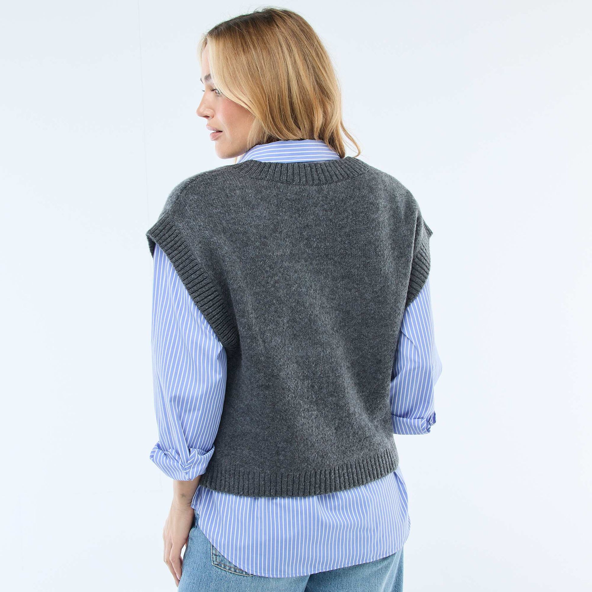 Sleeveless Diamond Pattern Sweater GREY