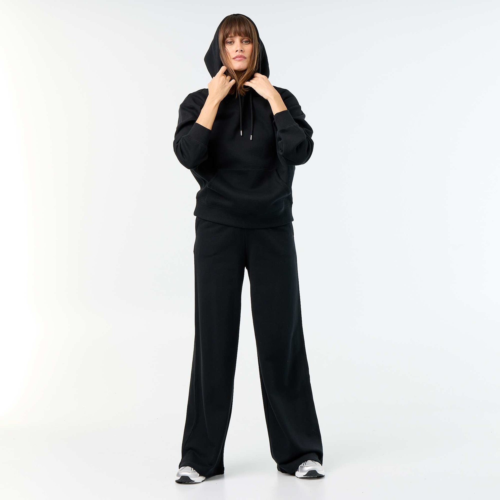 Plain hooded sweatshirt with kangaroo pocket BLACK