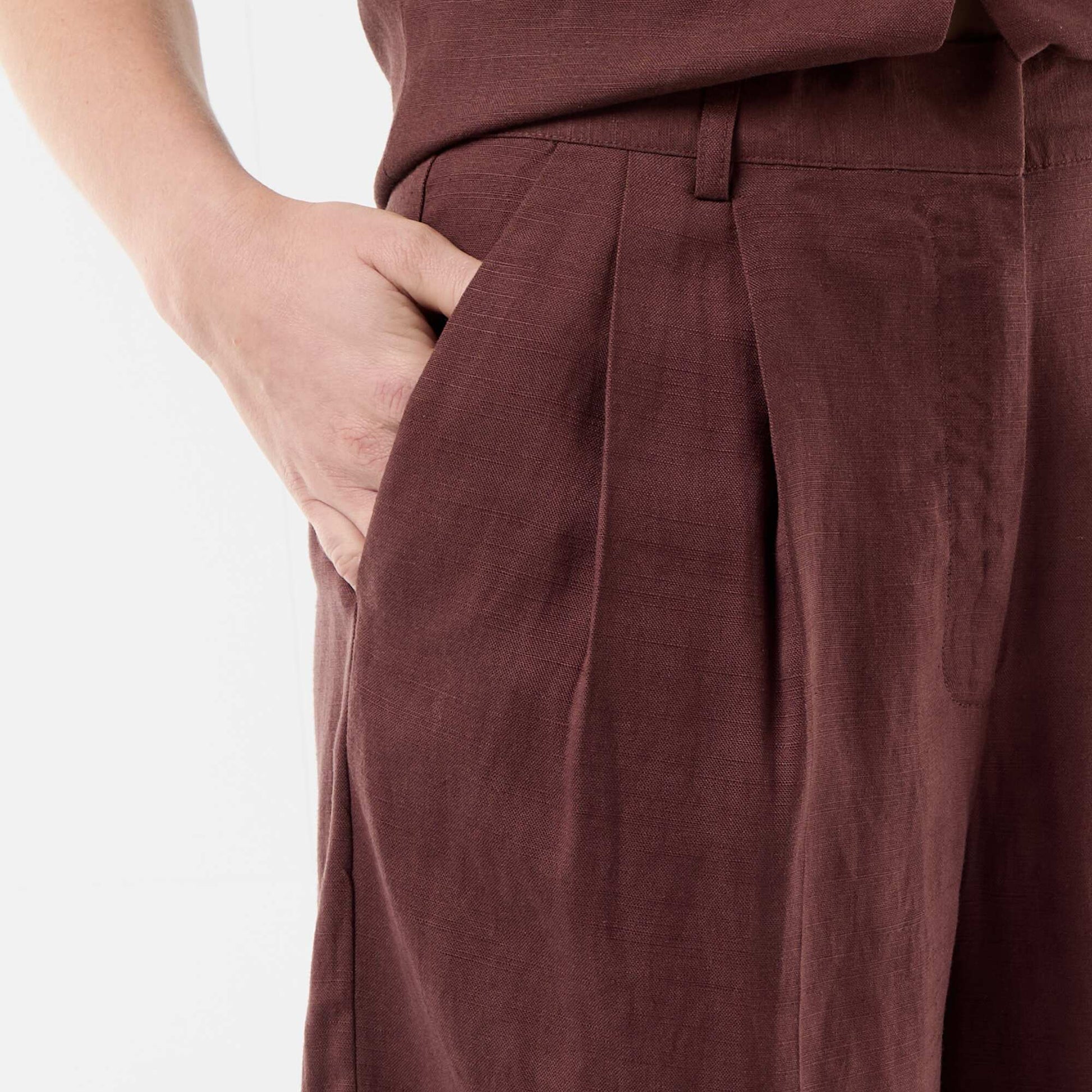Pleated Wide-Leg Shorts BROWN
