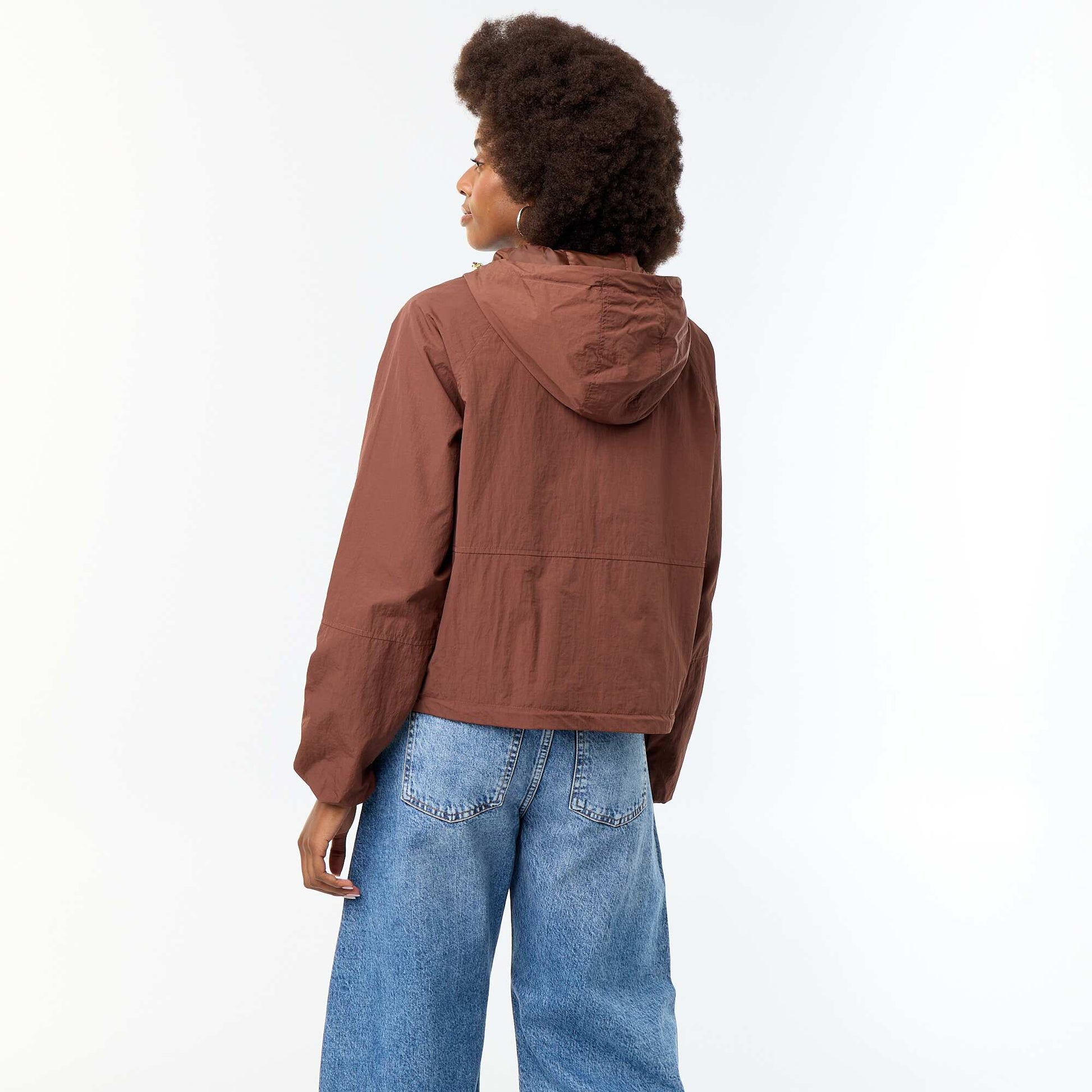 Windbreaker jacket with hood and flap pockets BROWN