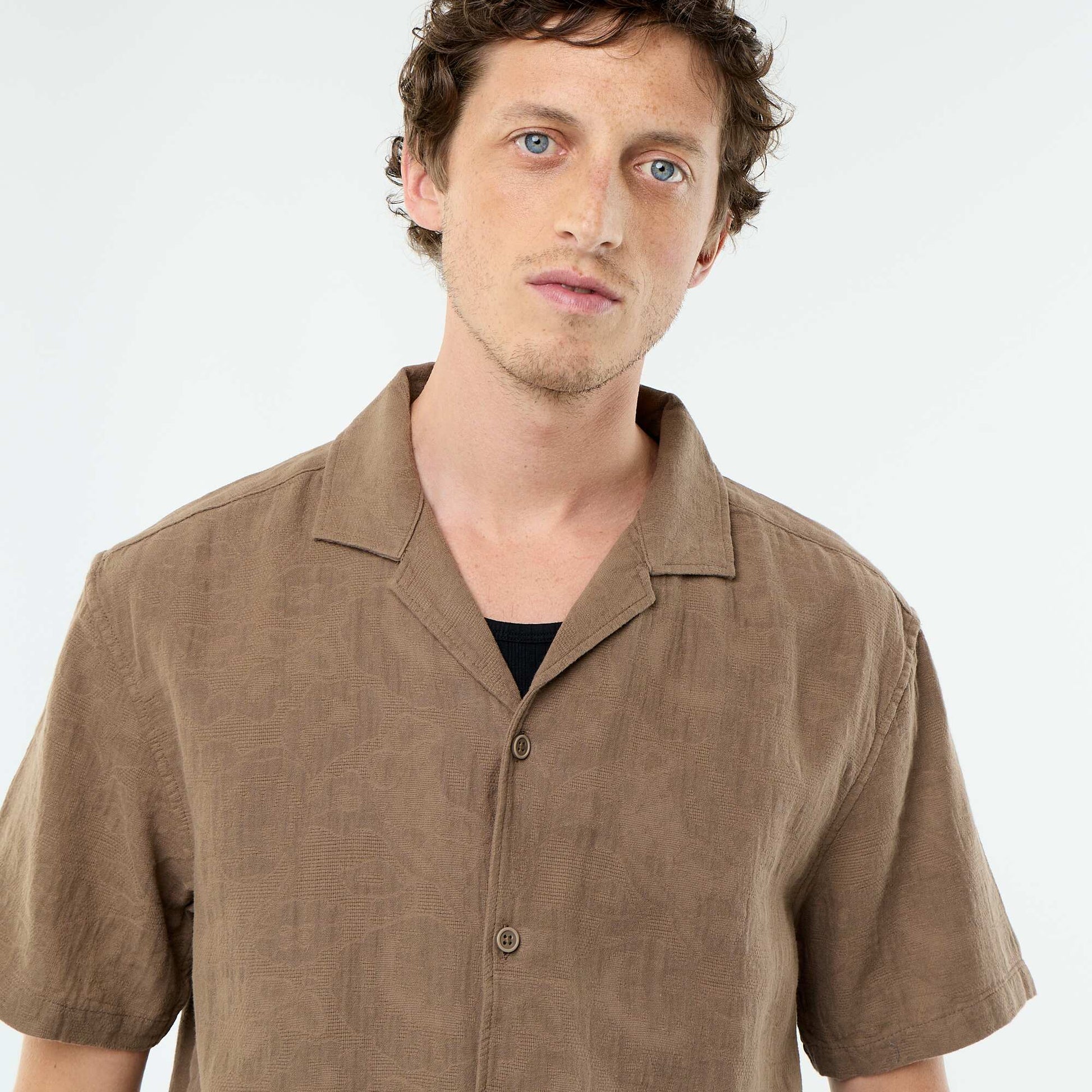 Textured Knit Short-Sleeved Shirt BROWN