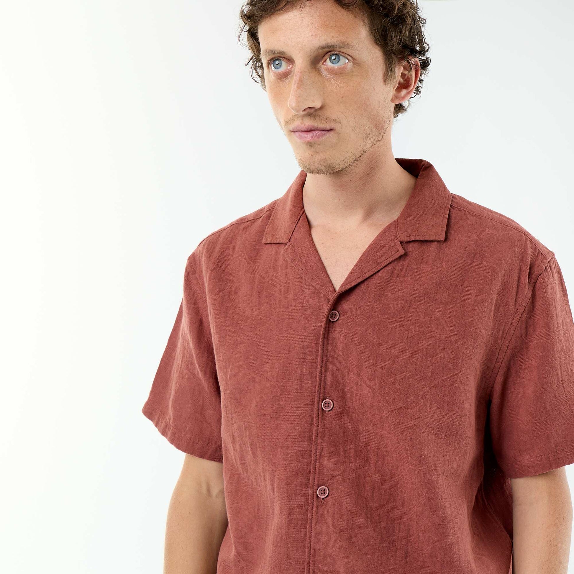 Textured Knit Short-Sleeved Shirt BROWN