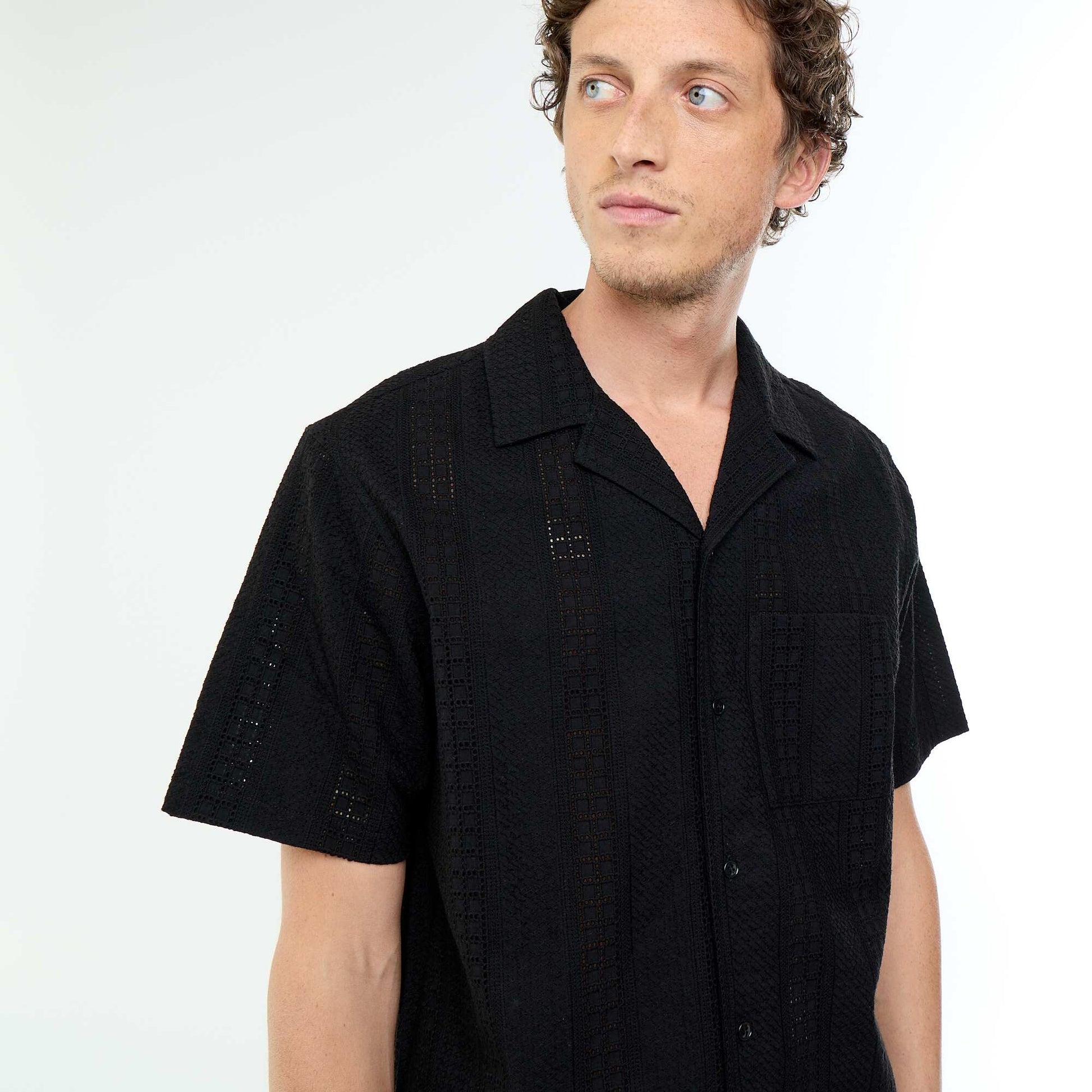 Short-sleeved eyelet embroidery shirt BLACK