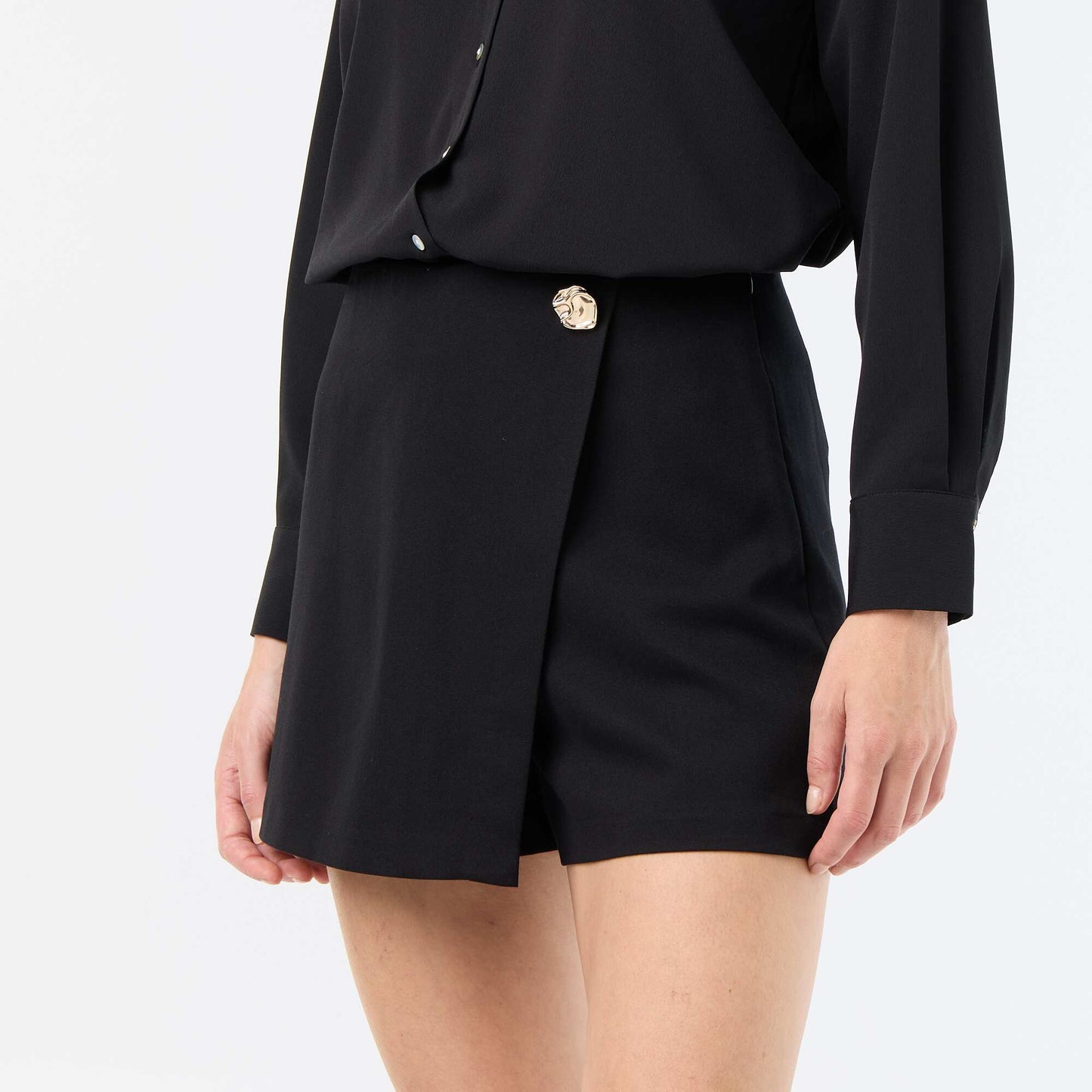 Skort with Decorative Jewel BLACK