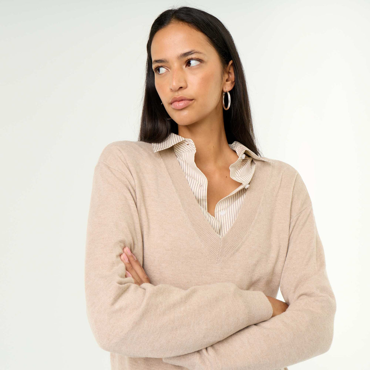Lightweight V-neck Sweater BEIGE