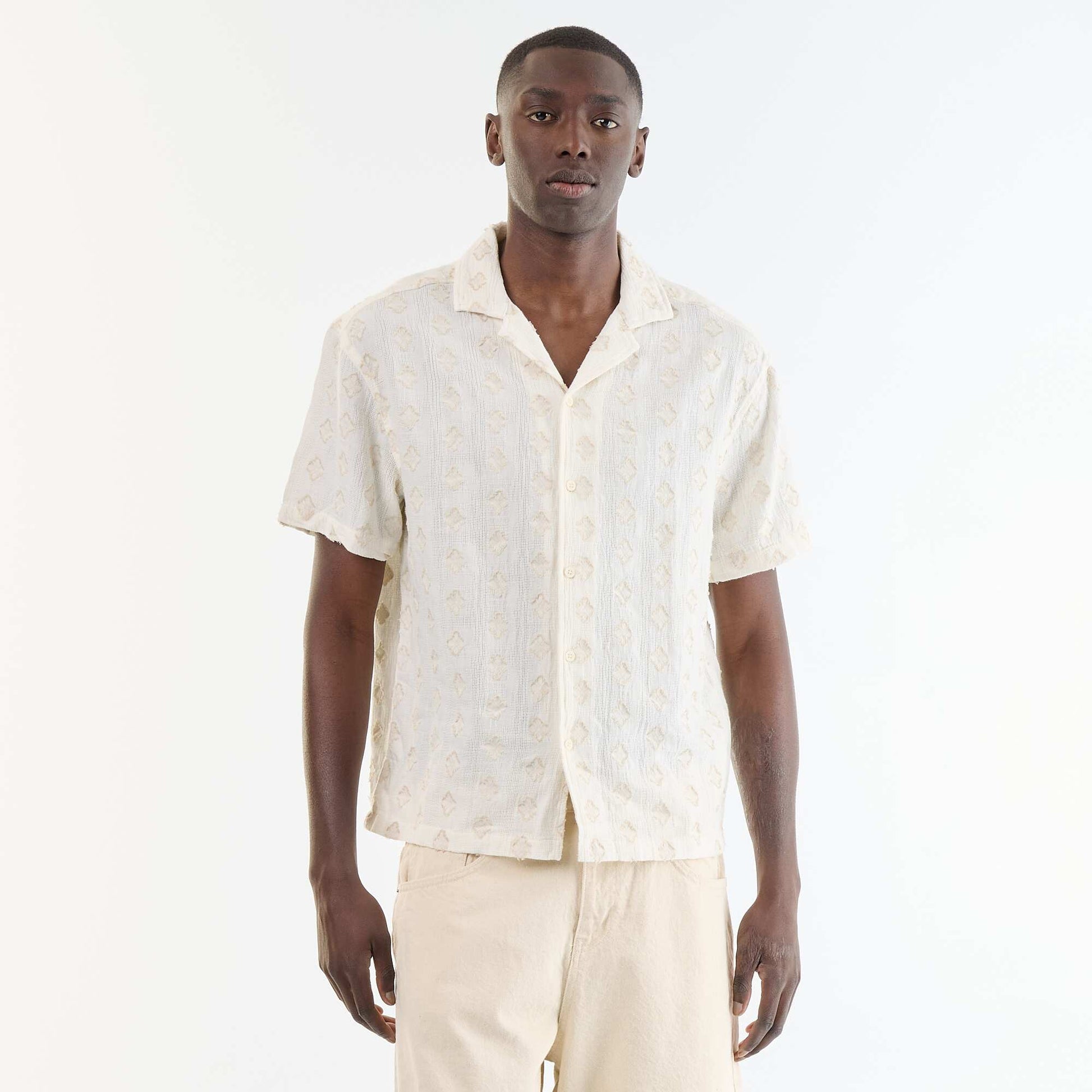 Short-sleeved fancy knit shirt with embroidery BEIGE