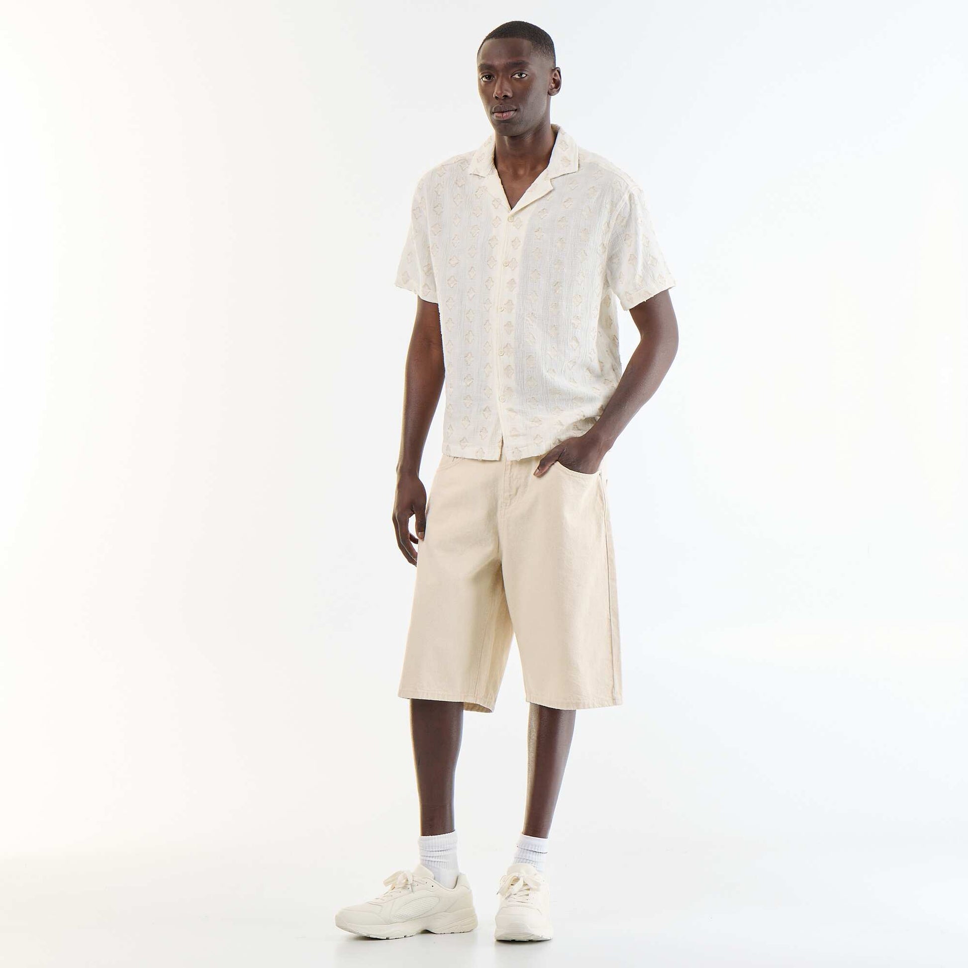 Short-sleeved fancy knit shirt with embroidery BEIGE