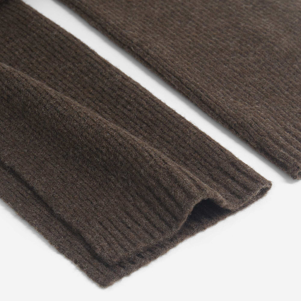 Solid Rib-Knit Scarf BROWN