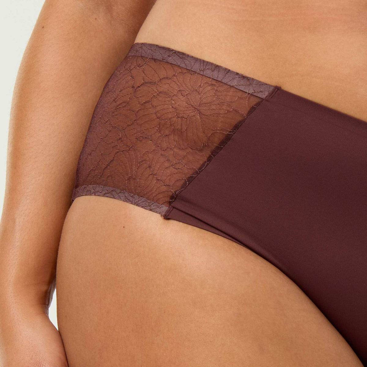 High-waisted microfiber briefs with lace BROWN
