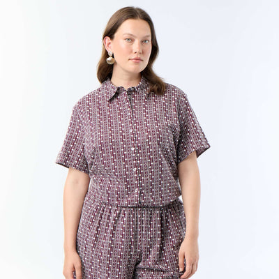 Short-sleeved shirt with embroidered design PINK
