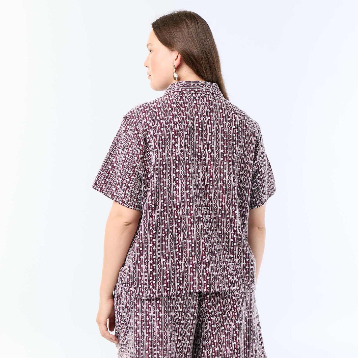Short-sleeved shirt with embroidered design PINK