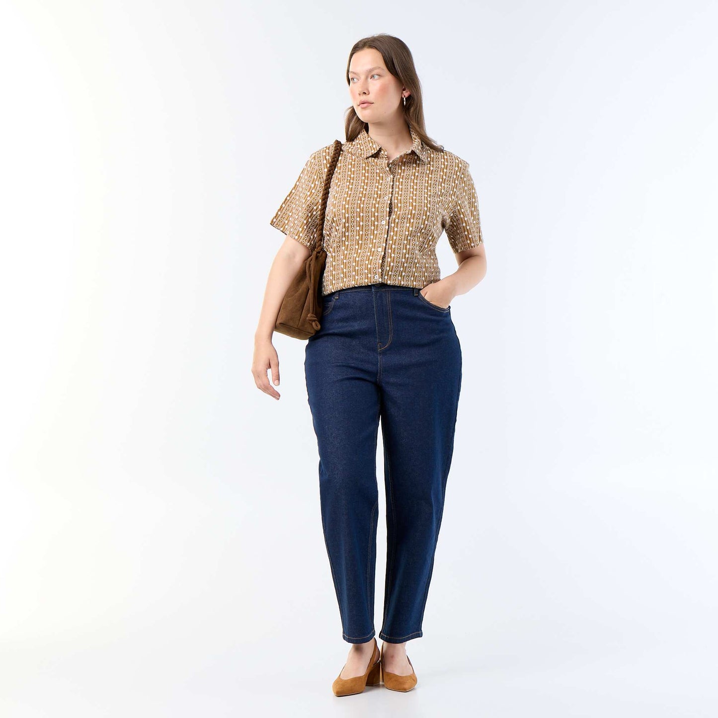 Short-sleeved shirt with embroidered design BROWN