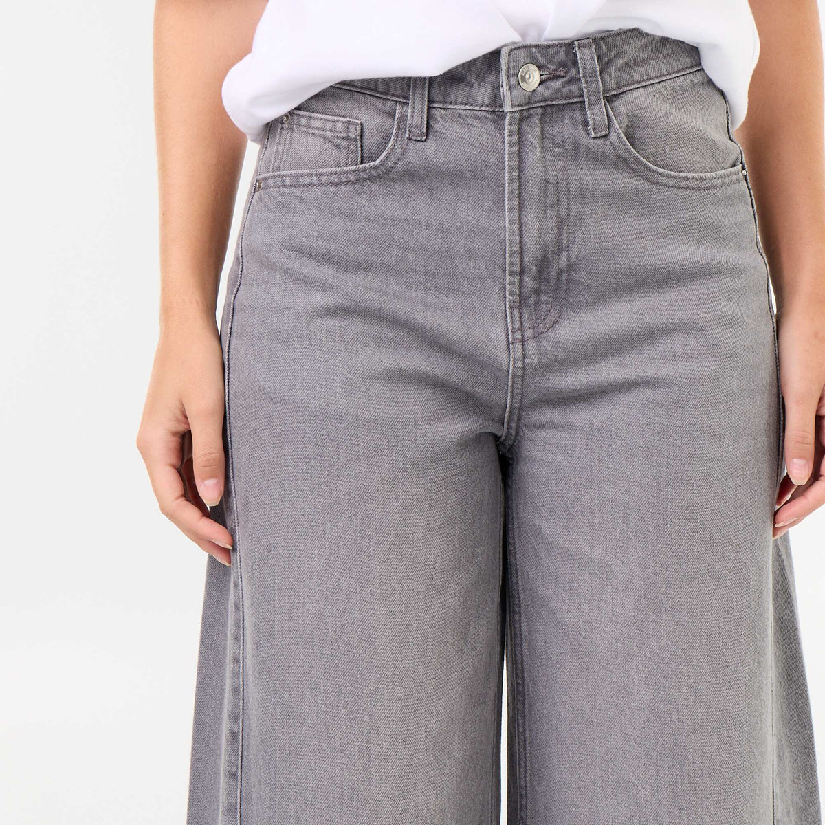 Wide Leg Jeans with Raw Hem GREY