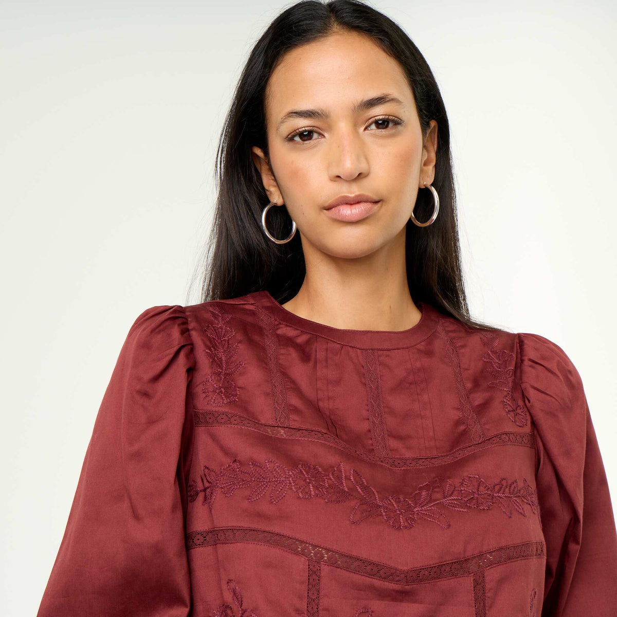Long-sleeved blouse with embroidery RED