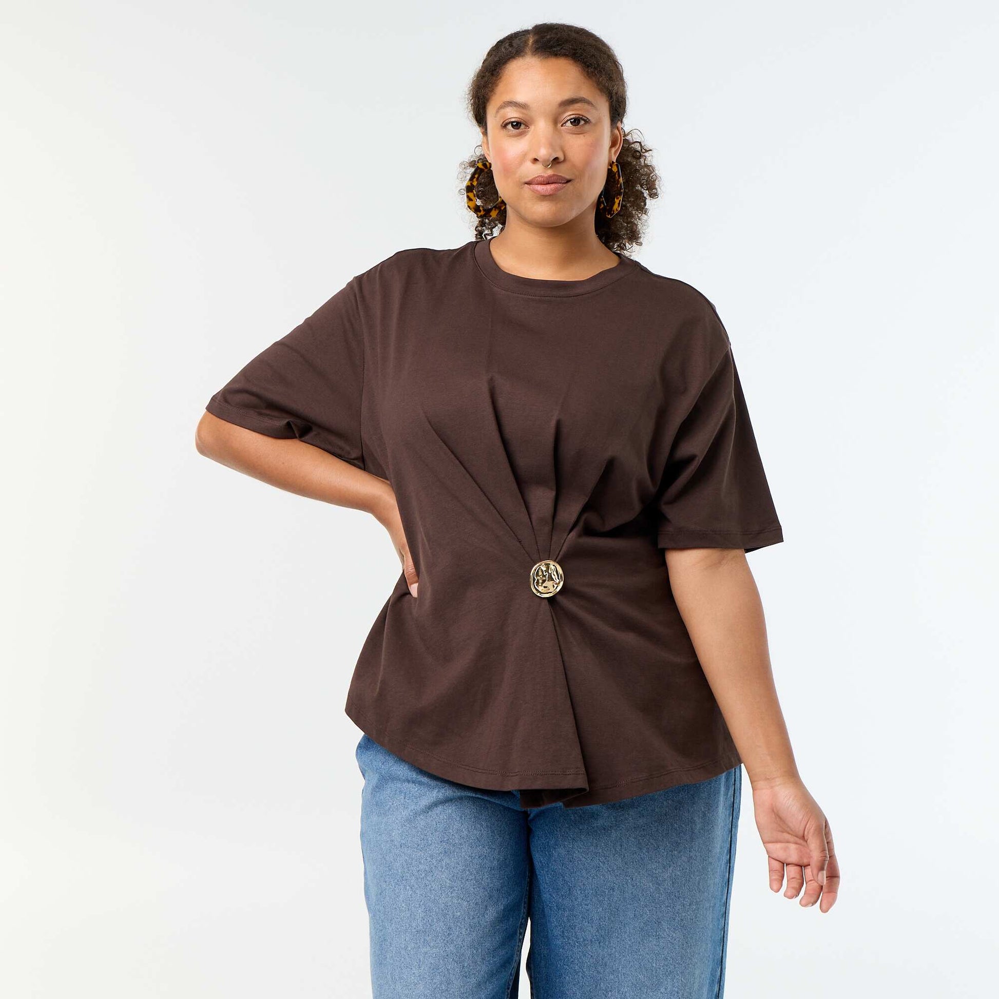 Draped T-shirt with Golden Brooch Detail BROWN
