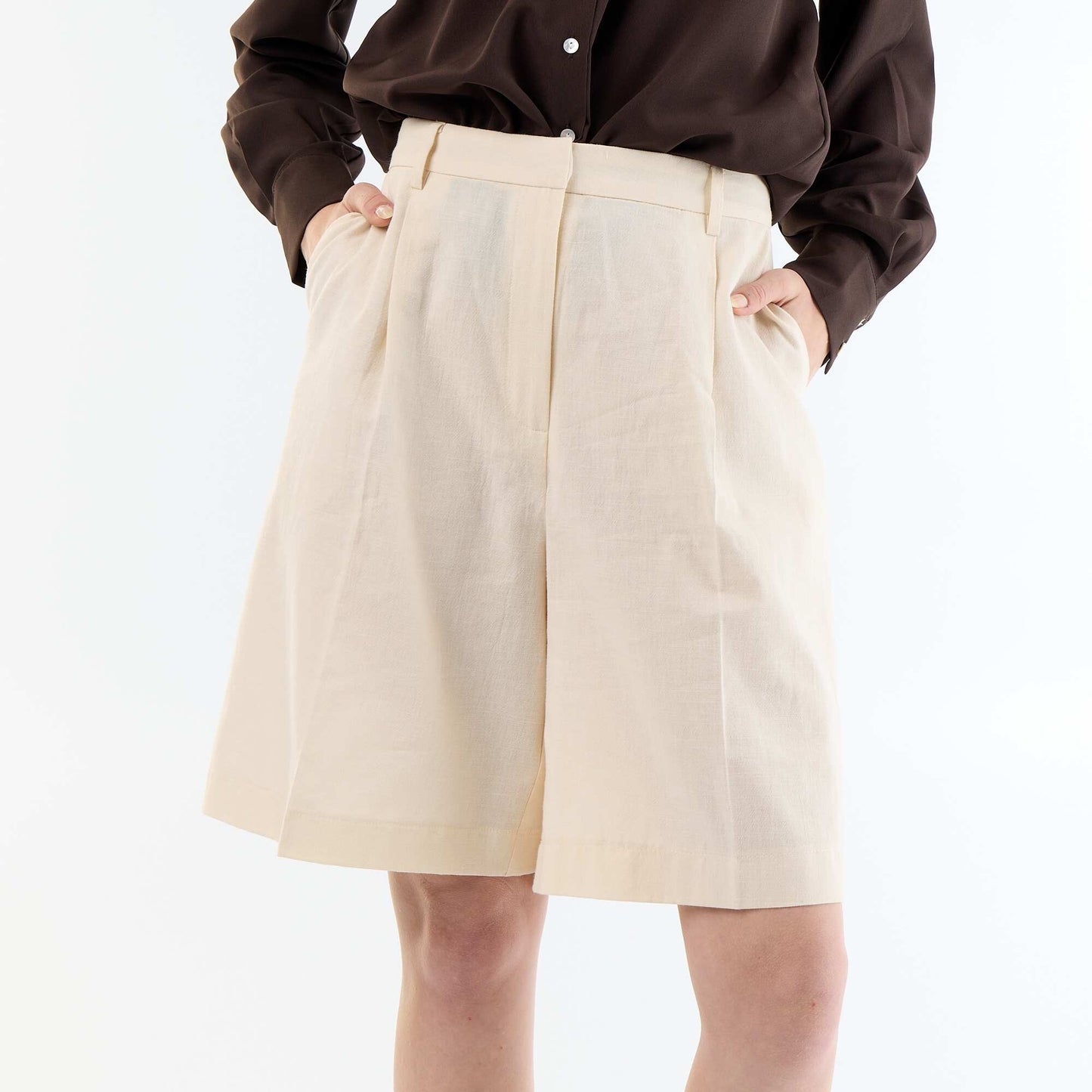 Pleated Wide-Leg Linen Blend Bermuda Shorts BEIGE