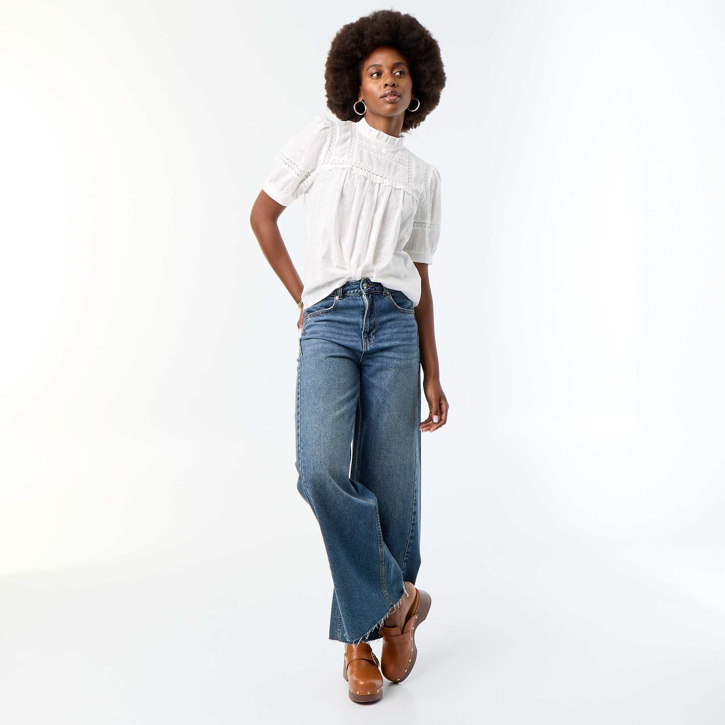 Short-sleeved blouse with embroidery WHITE