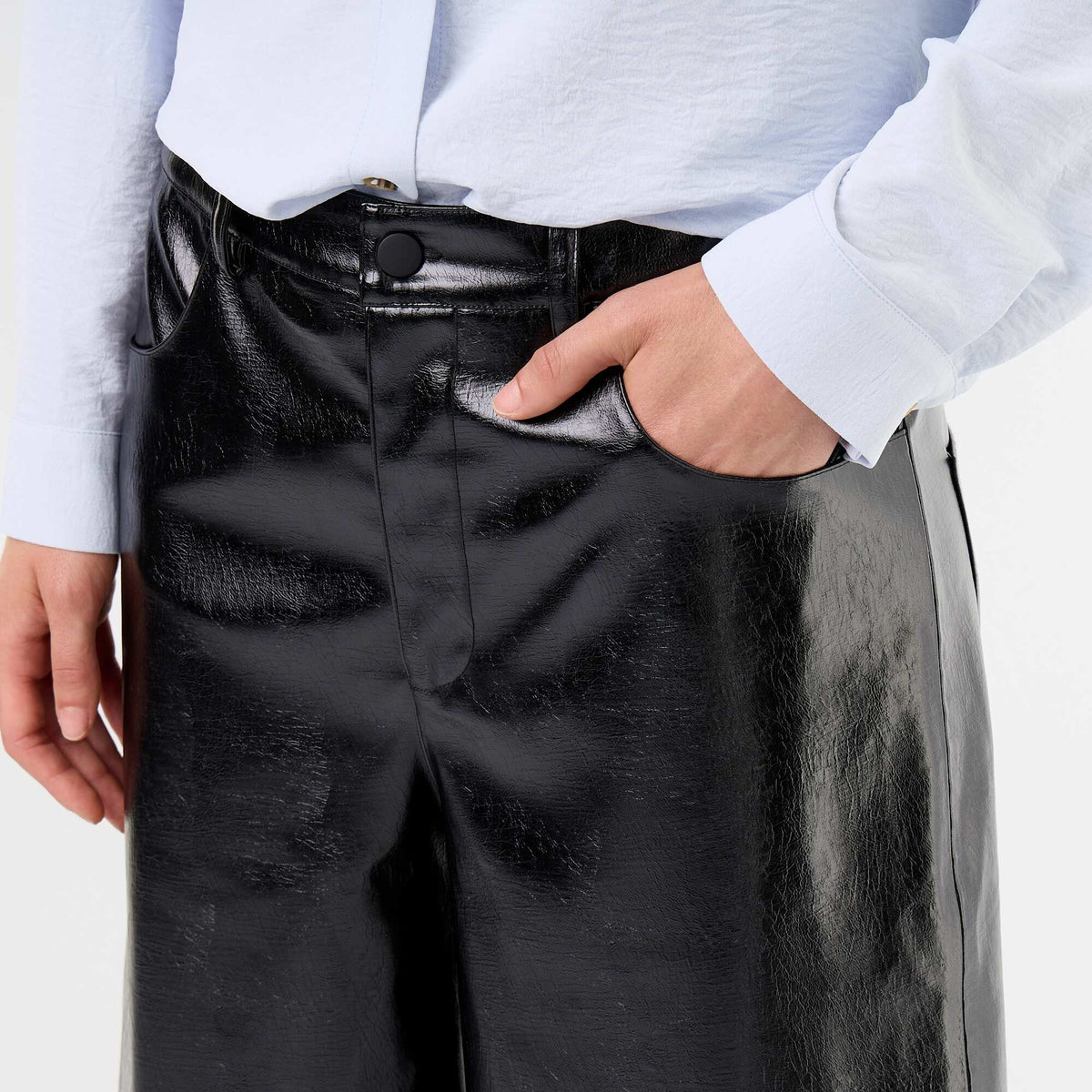 Vinyl wide-leg Bermuda shorts BLACK