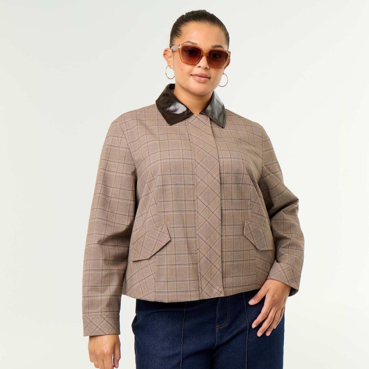 Checked jacket with vinyl collar BEIGE