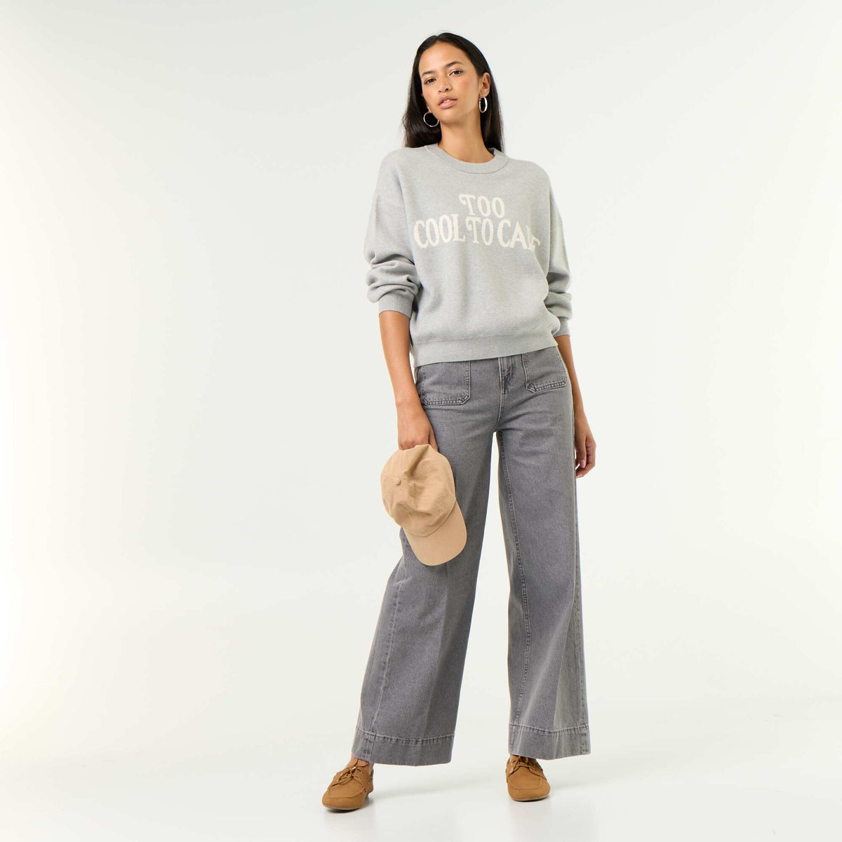 Round neck soft knit sweater with lettering GREY