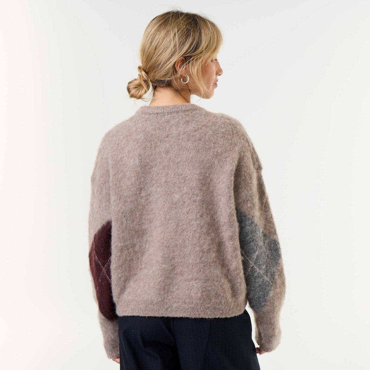 Warm knit round neck sweater BROWN