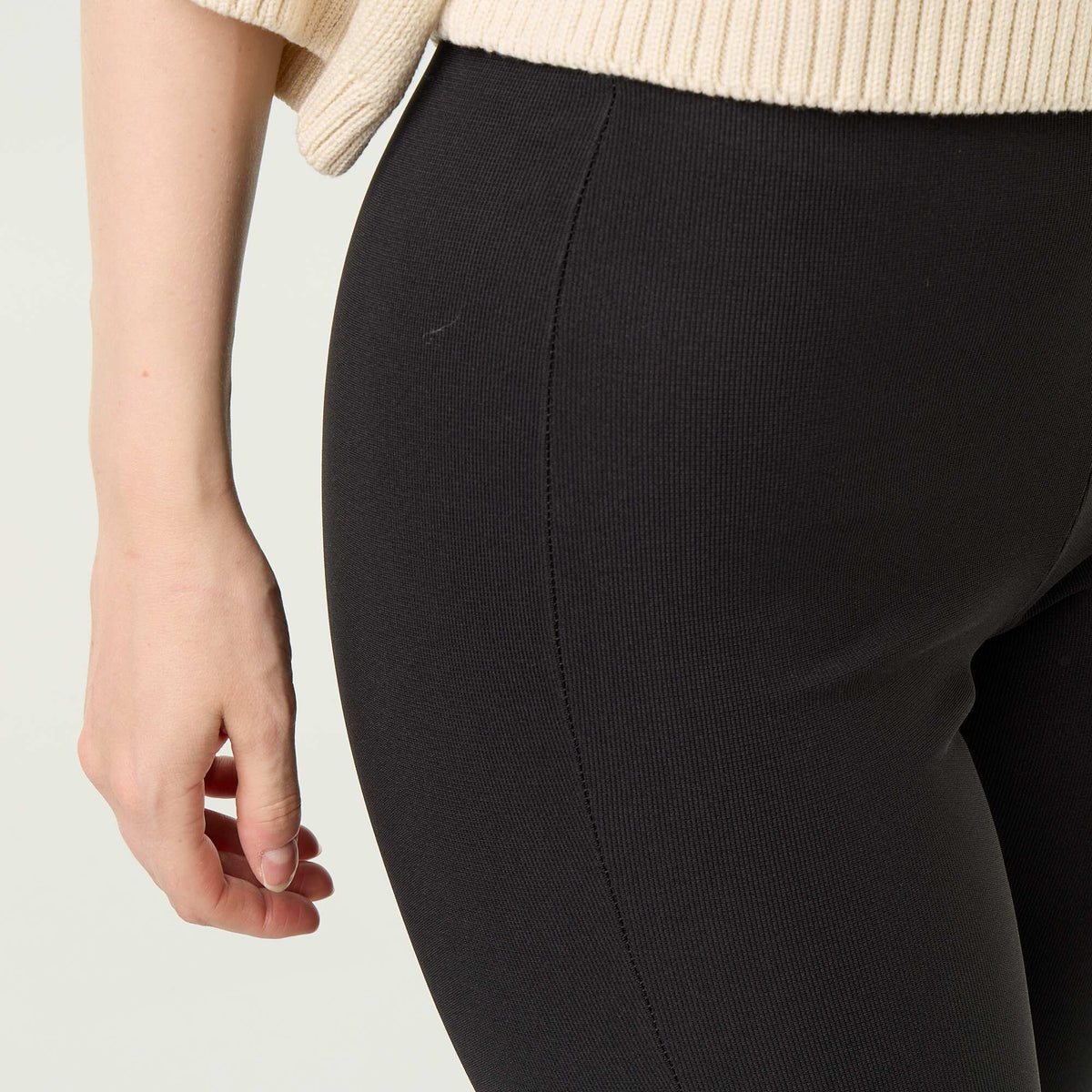 Stretch Knit Cropped Trousers BLACK
