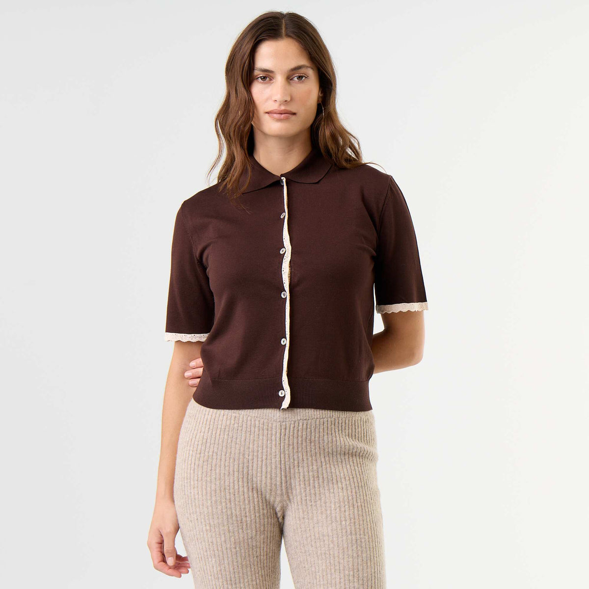 Short-Sleeved Knit Cardigan with Lace BROWN