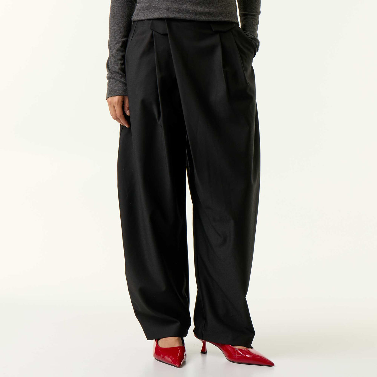 High-waisted wide barrel leg trousers BLACK