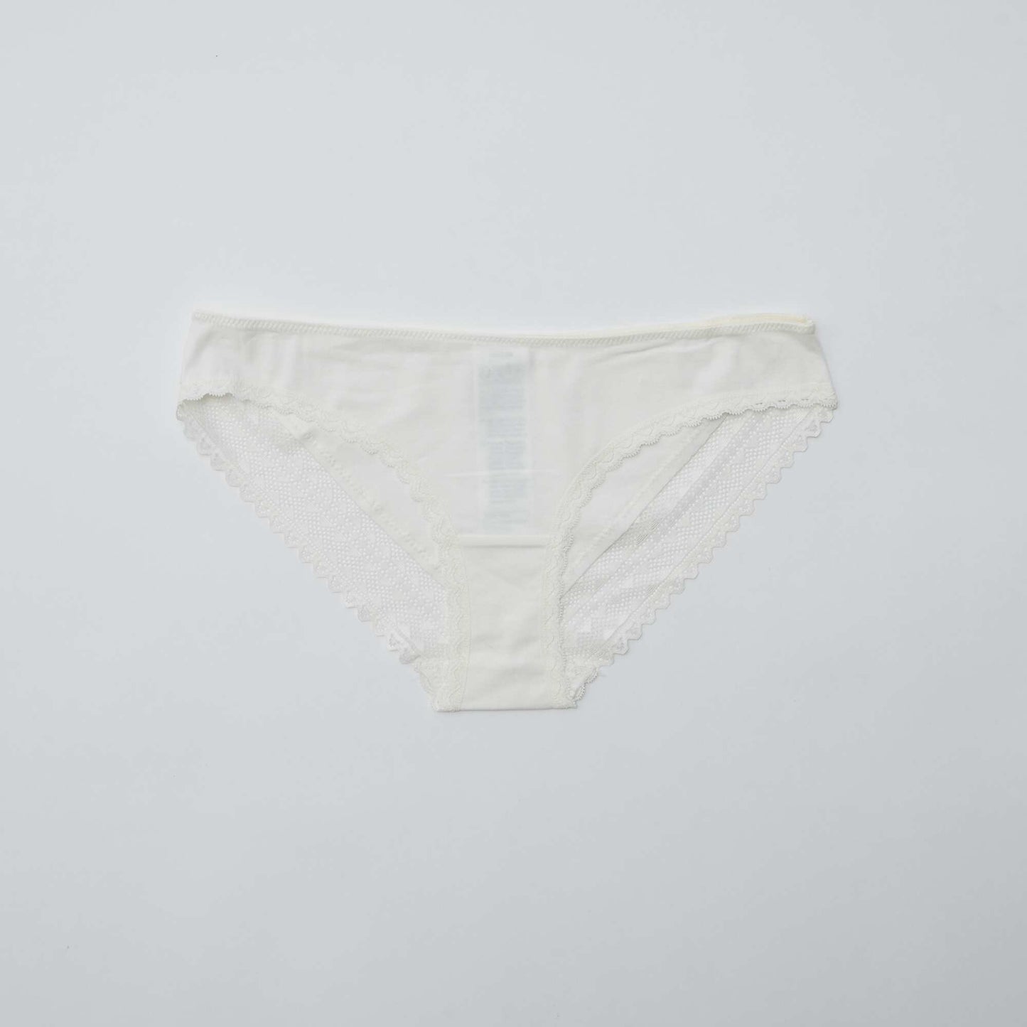 YI668_13_ZC6