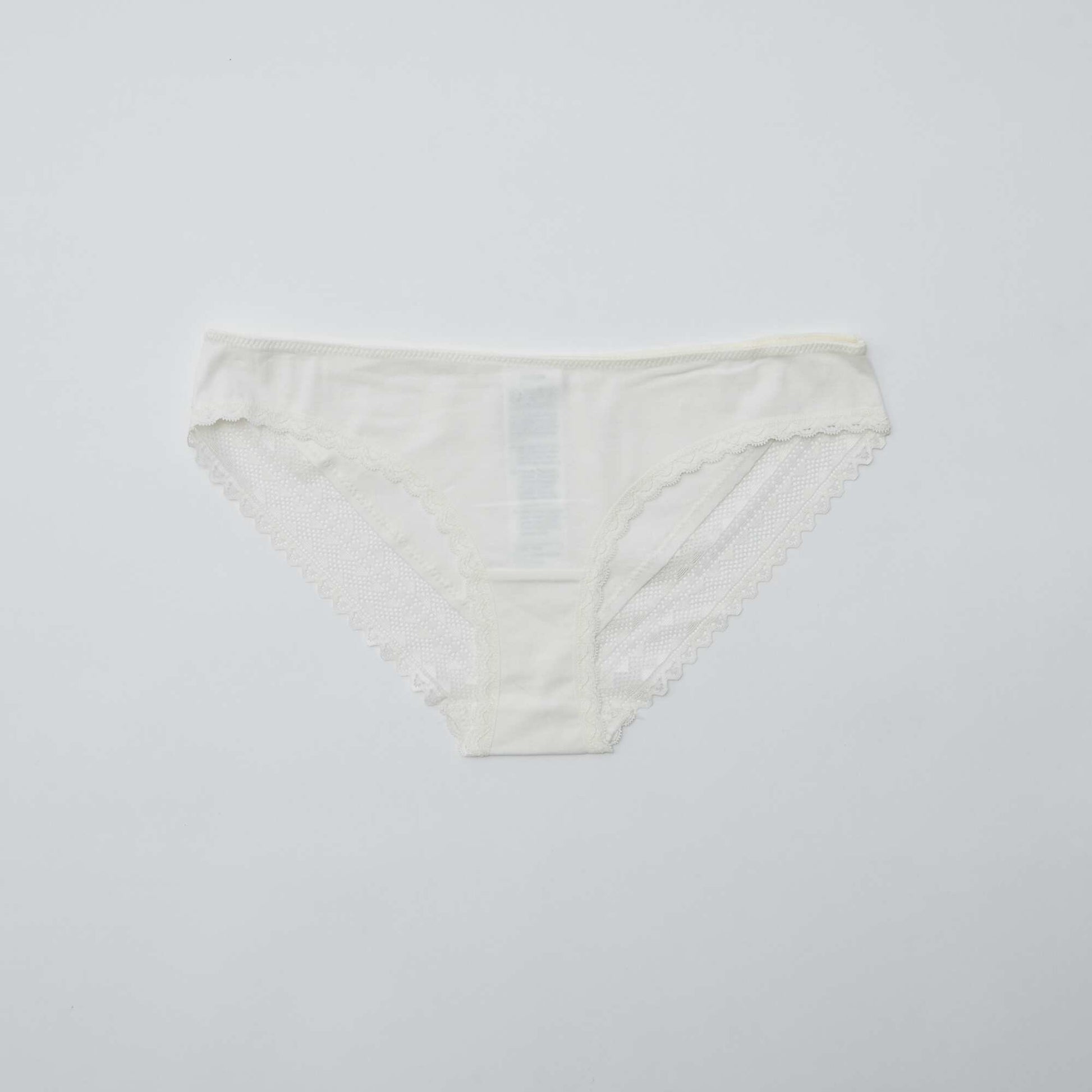 YI668_13_ZC6